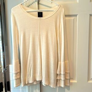 Ladies long bell sleeve cream knit top size M by Bobeau